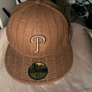 NEW ERA PHILLIES FITTED SIZE 7 3/8
